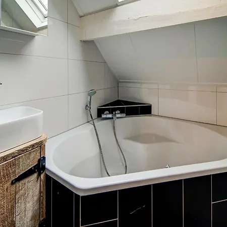 Cosy With Garden, Cleaning Included Holiday home