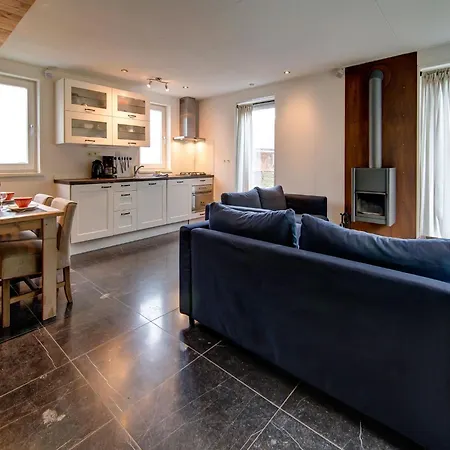 Holiday home Cosy With Garden, Cleaning Included *